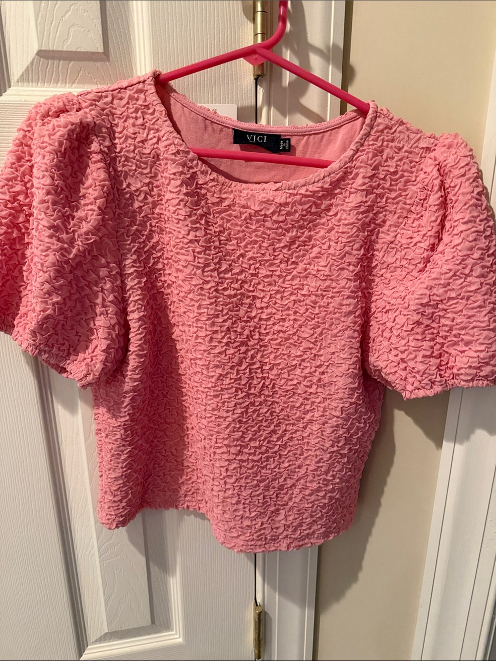 VICI Bubblegum Pink Textured Puff Sleeve Crop Top